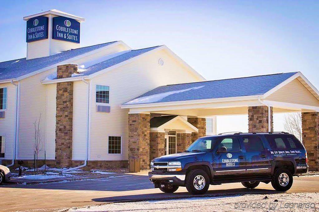Cobblestone Inn & Suites - Linton Exterior photo